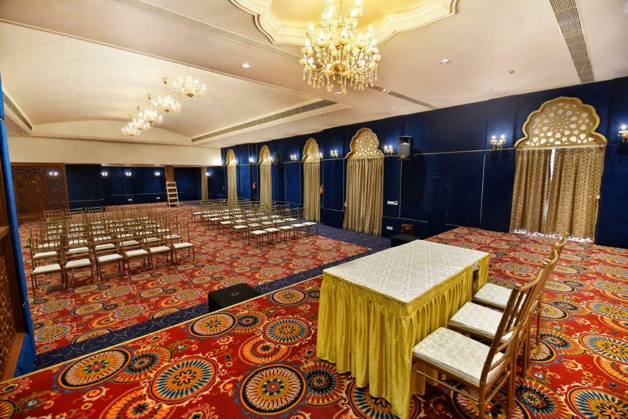นิพพาน พาเลซ-อะ เฮอริเทจ โอเต็ล แอนด์ สปา Hotel ชัยปุระ ภายนอก รูปภาพ