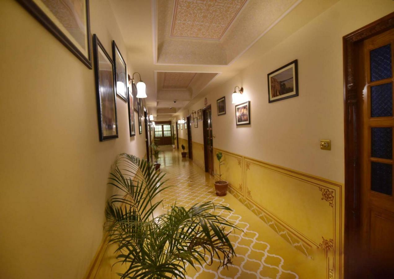 นิพพาน พาเลซ-อะ เฮอริเทจ โอเต็ล แอนด์ สปา Hotel ชัยปุระ ภายนอก รูปภาพ